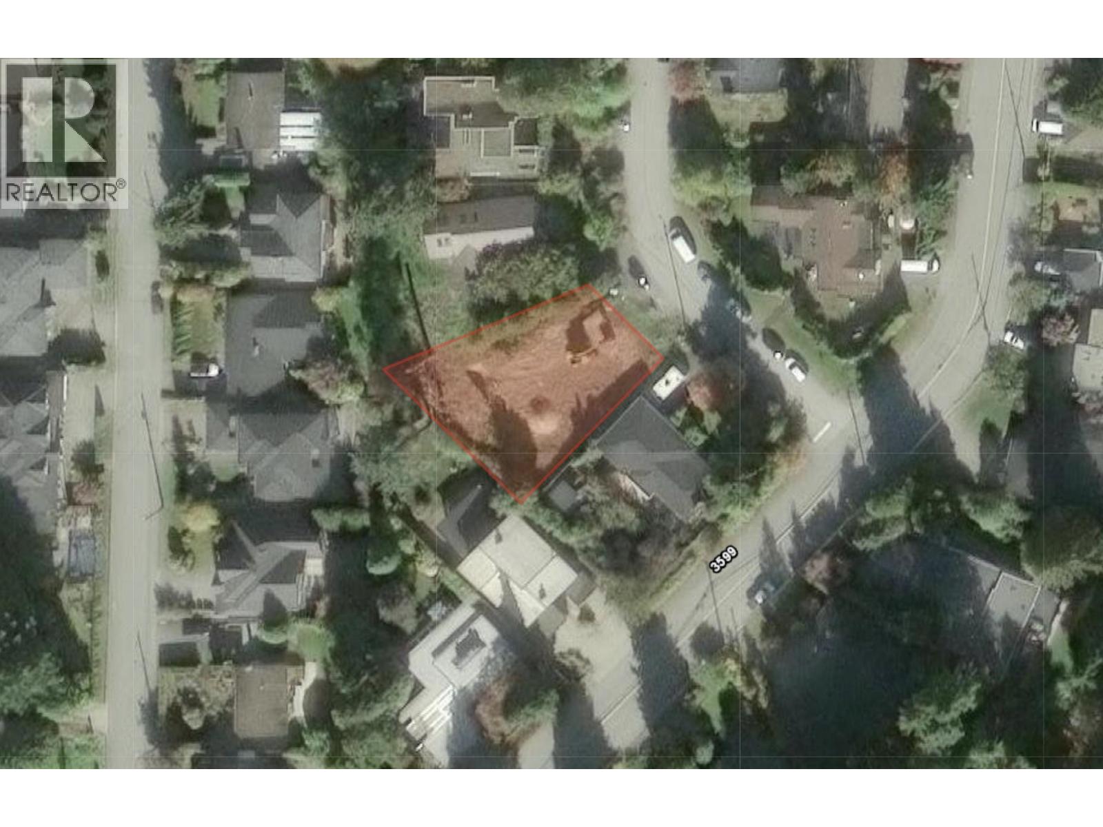 3625 HILLCREST AVENUE, North Vancouver - Image 1