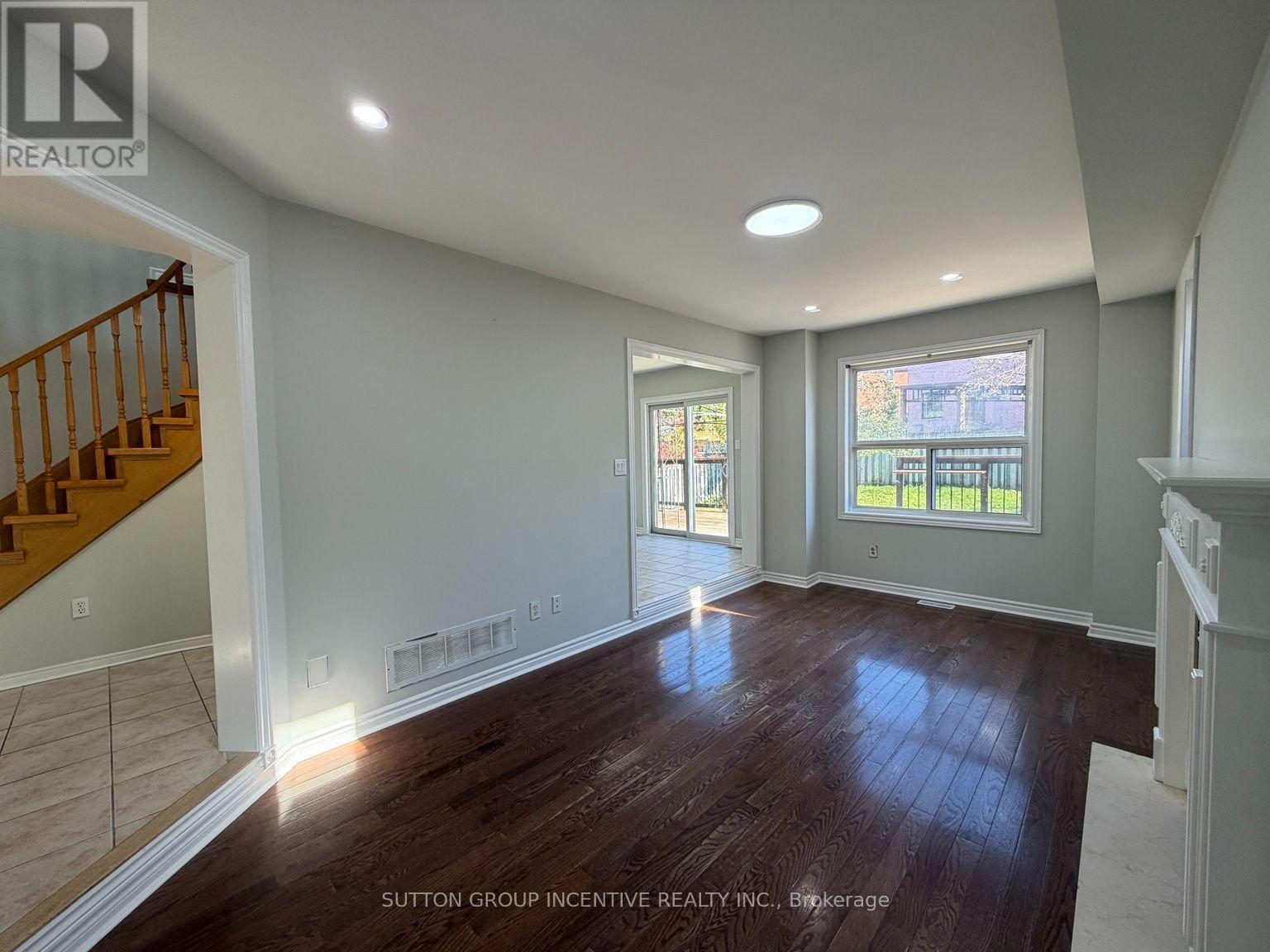 29 RAQUEL STREET, Barrie (Painswick South) — photo 8