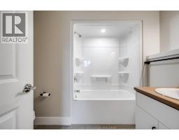 21281 Harbour Road Unit# 2, Wheatley, ON N0P2P0 Photo 13