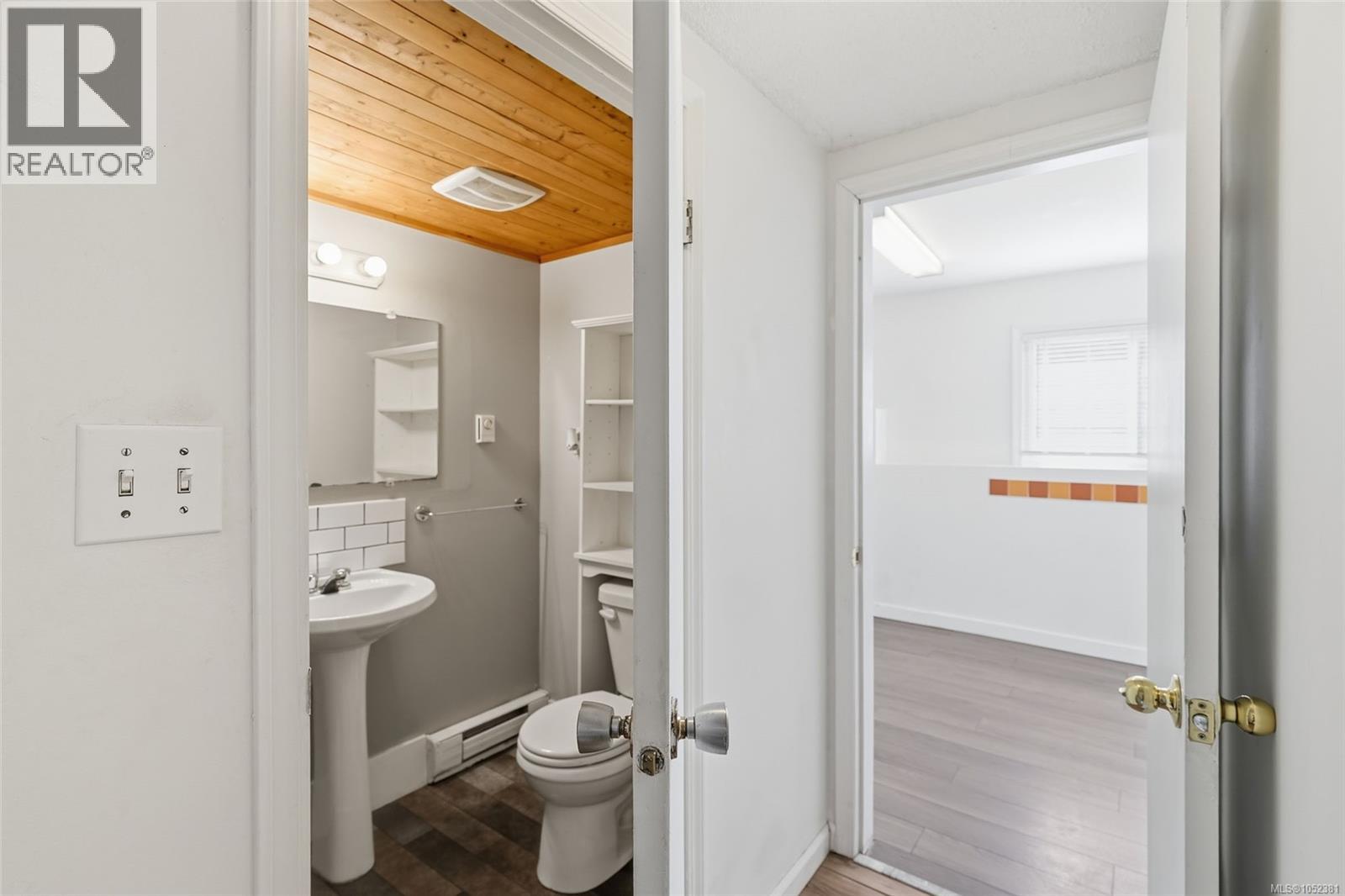 660 Townsite Rd, Nanaimo - Image 1
