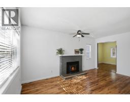 Bedroom - 660 Townsite Rd, Nanaimo, BC V9S1L3 Photo 6