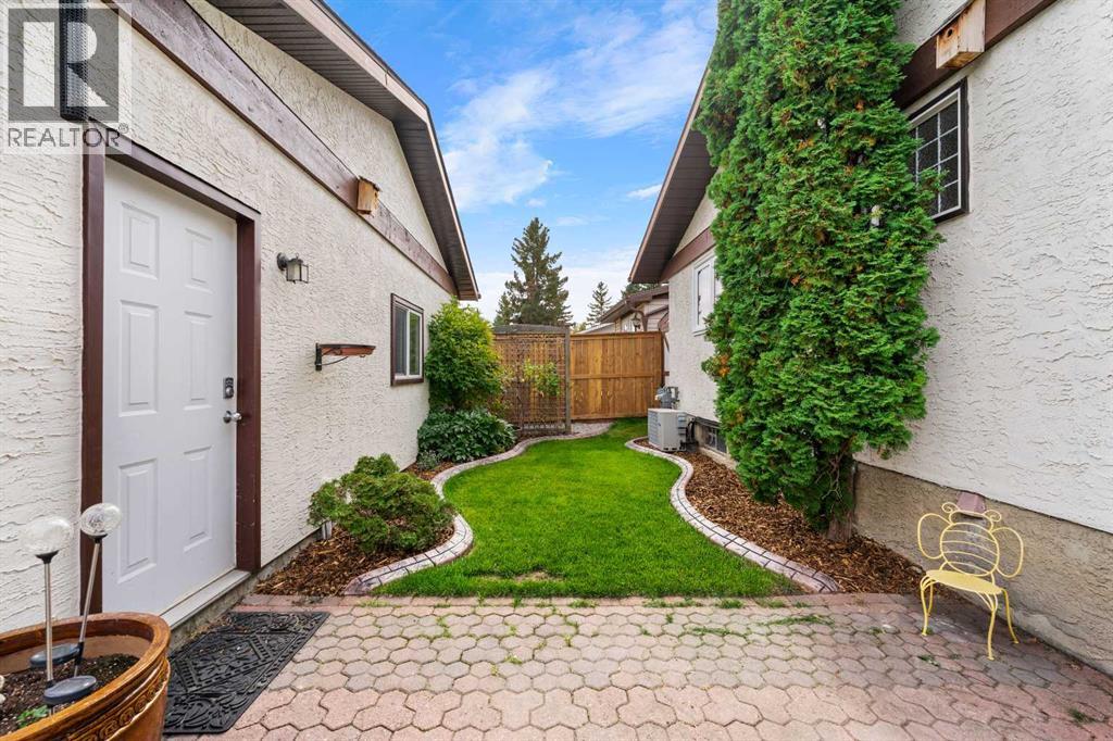 479 Bracewood Crescent SW photo 42