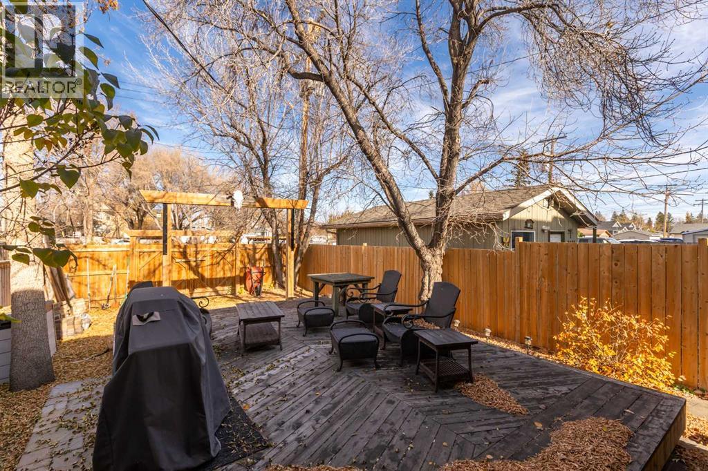 16 6 Avenue SE, High River