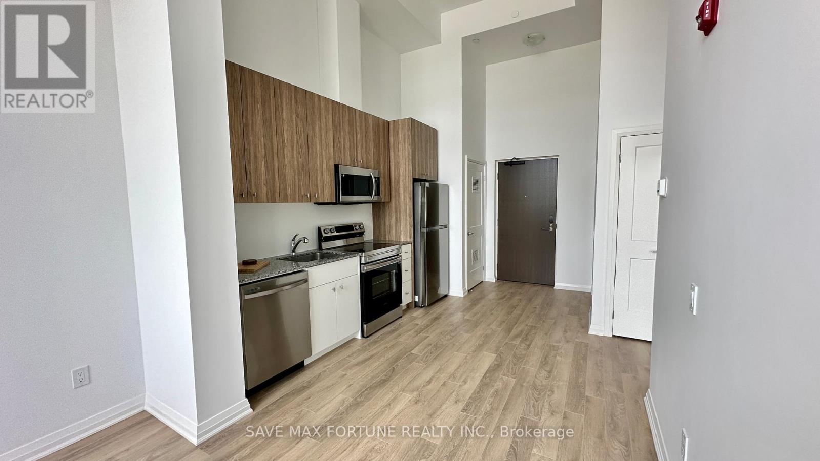 110 - 101 GOLDEN EAGLE ROAD — photo 2