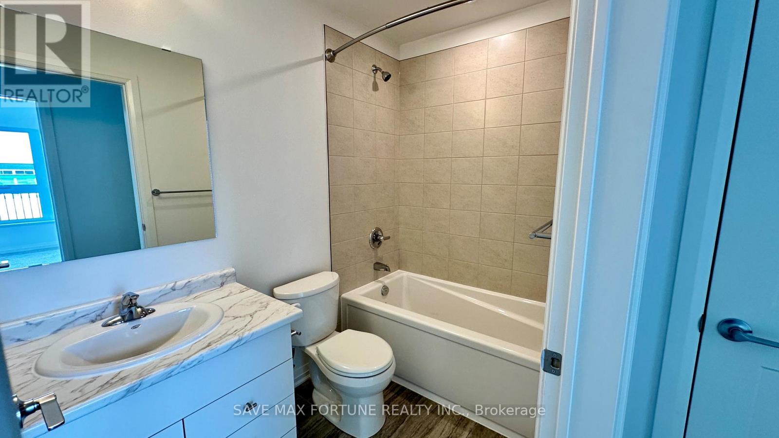 110 - 101 GOLDEN EAGLE ROAD, Waterloo — photo 9