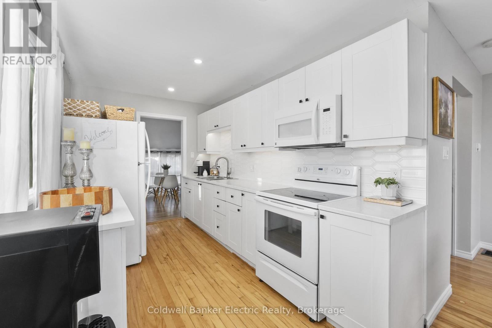 231 WOODBINE AVENUE - 11