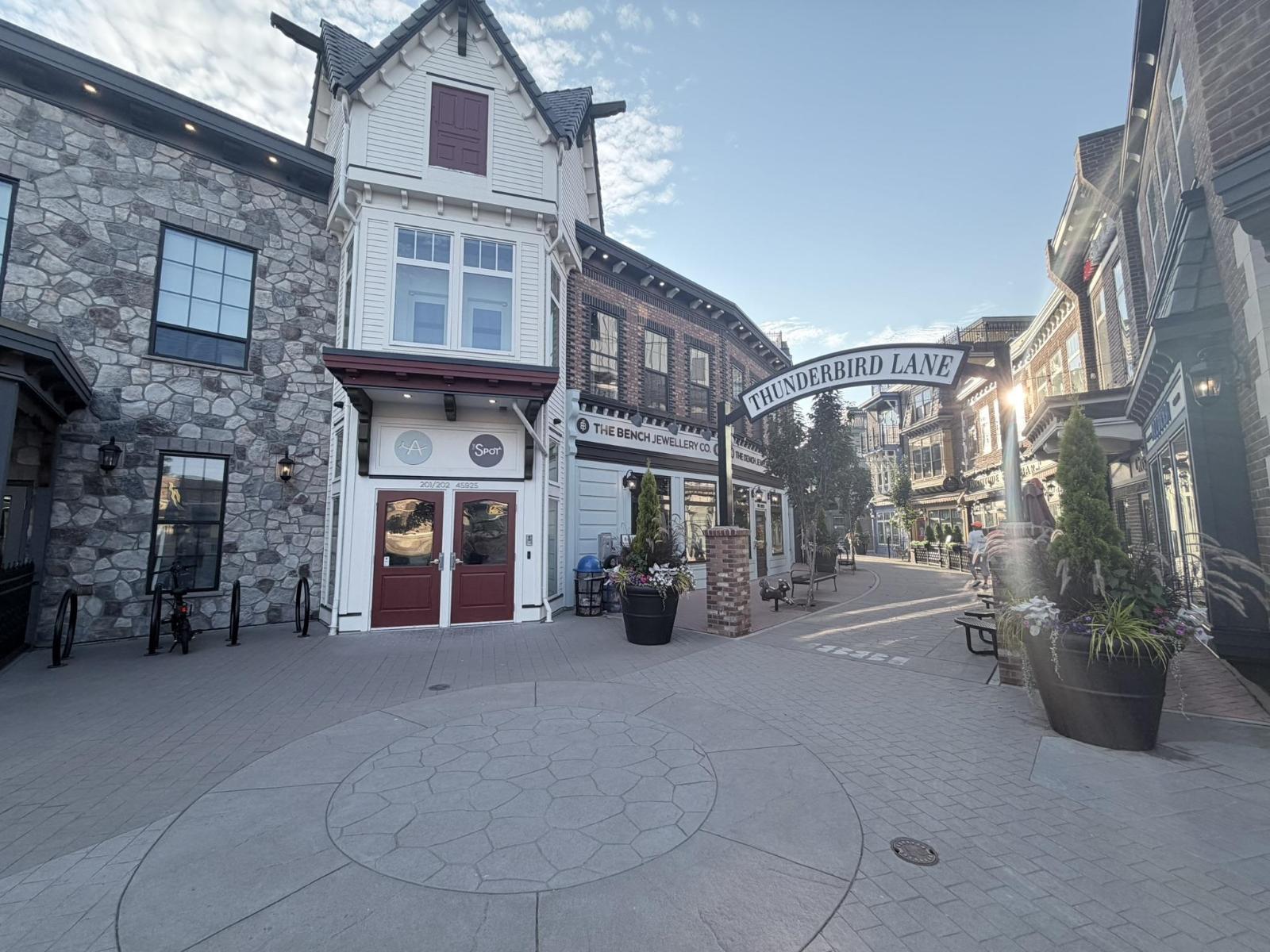 202 45925 THUNDERBIRD LANE, Chilliwack Downtown, Chilliwack - Image 1