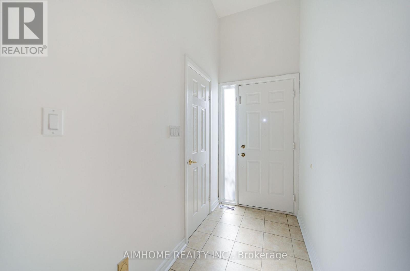 34 Stately Way, Markham, ON photo 2