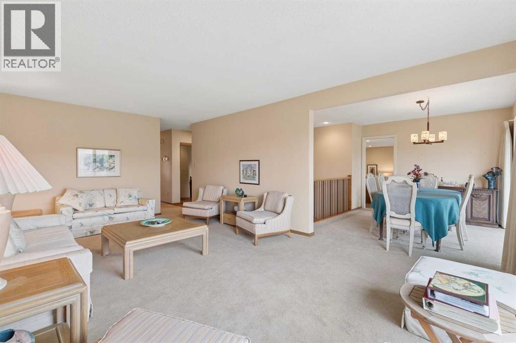 339 Wildwood Drive SW, Calgary — photo 15