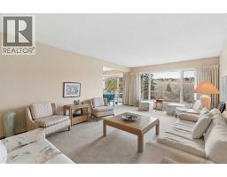 339 Wildwood Drive Sw, Calgary, AB T3C3E4 Photo 14