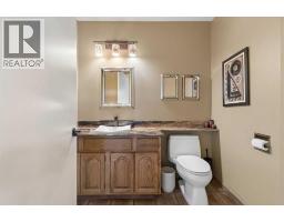 339 Wildwood Drive Sw, Calgary, AB T3C3E4 Photo 16