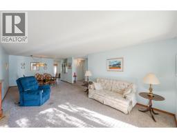 Living room - 3400 Wilson Street Unit# 110, Penticton, BC V2A8E3 Photo 9