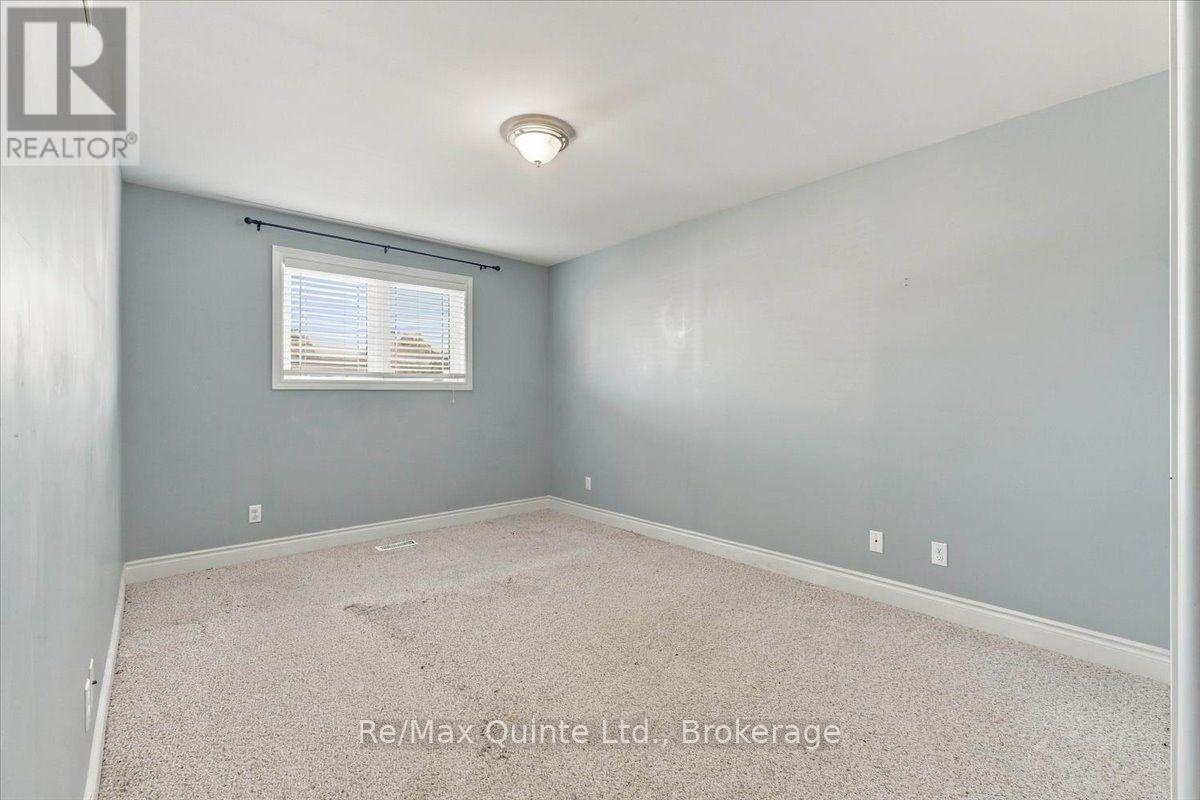 39 PRINCETON PLACE, Belleville (Thurlow Ward) — photo 10