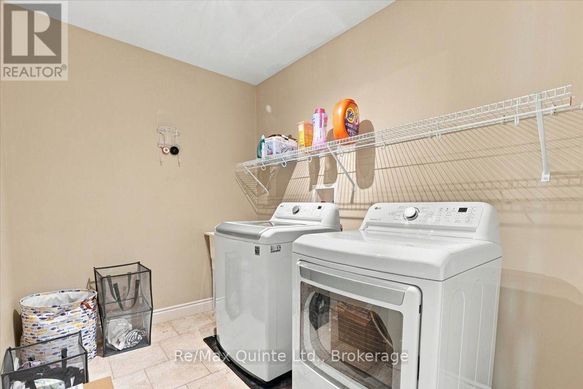 39 PRINCETON PLACE, Belleville (Thurlow Ward) — photo 12