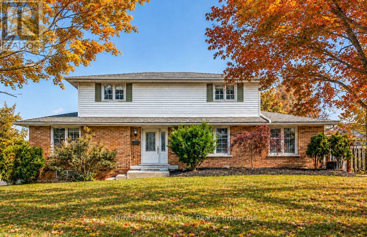 958 Smithside Court, Peterborough, ON photo 1