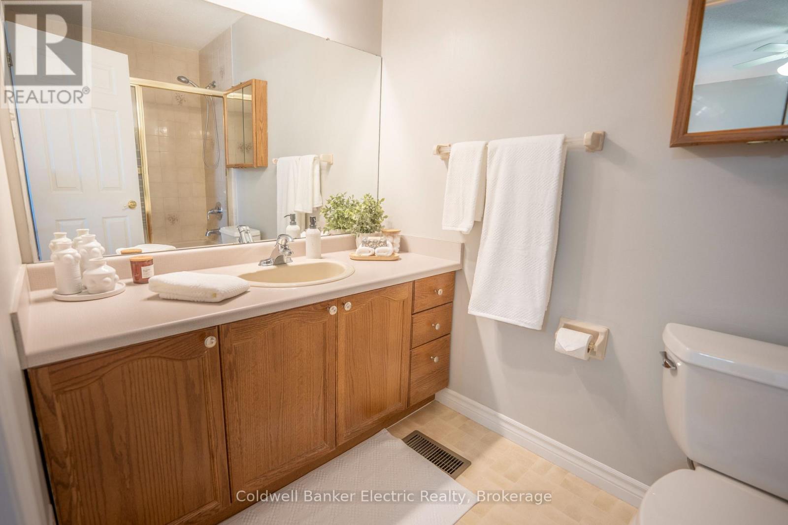 958 Smithside Court, Peterborough, ON photo 15