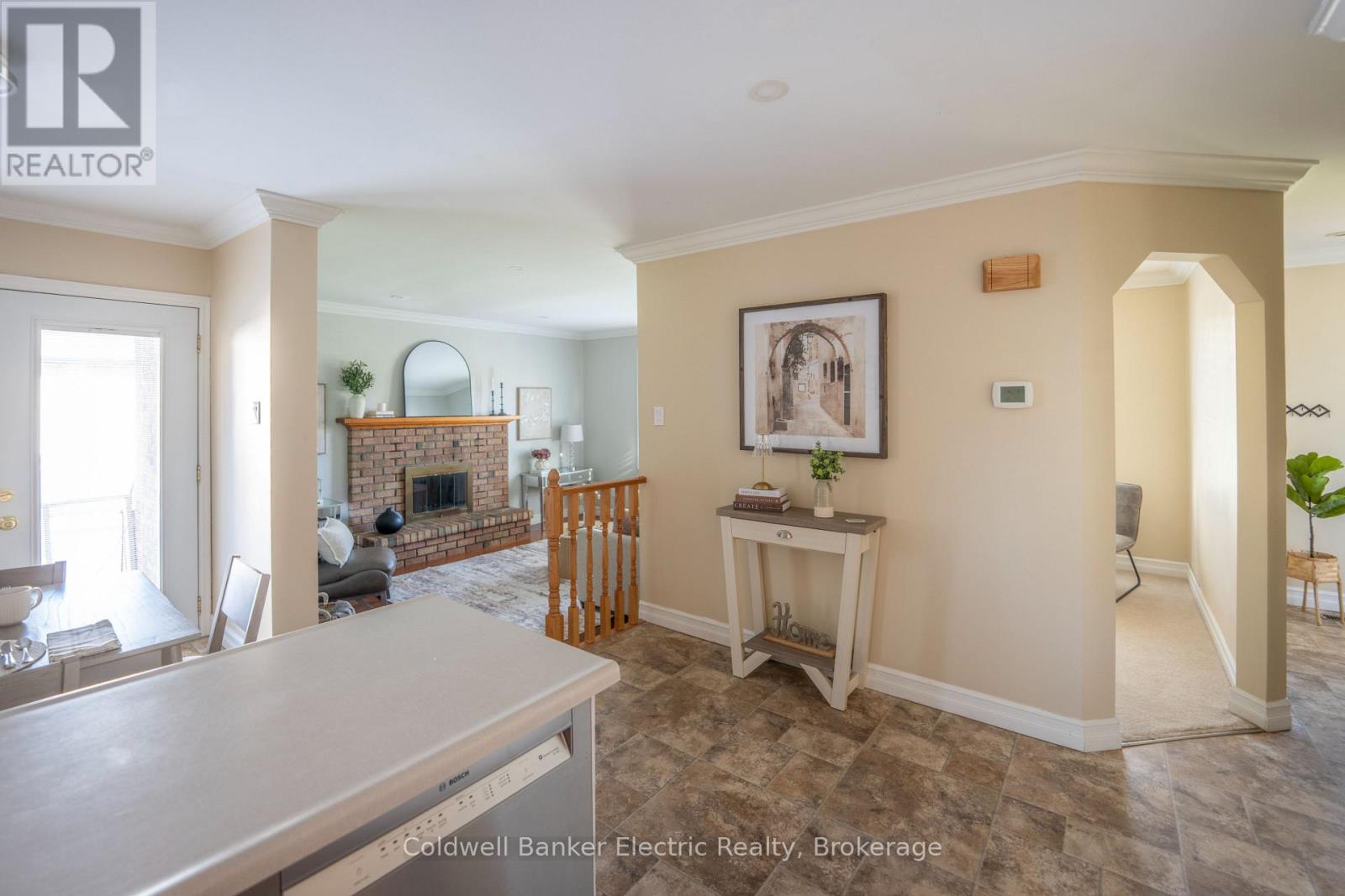 958 Smithside Court, Peterborough, ON photo 5