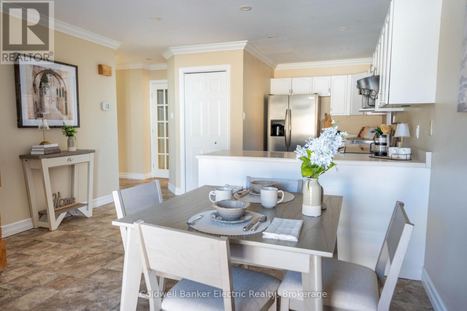 958 Smithside Court, Peterborough, ON photo 8