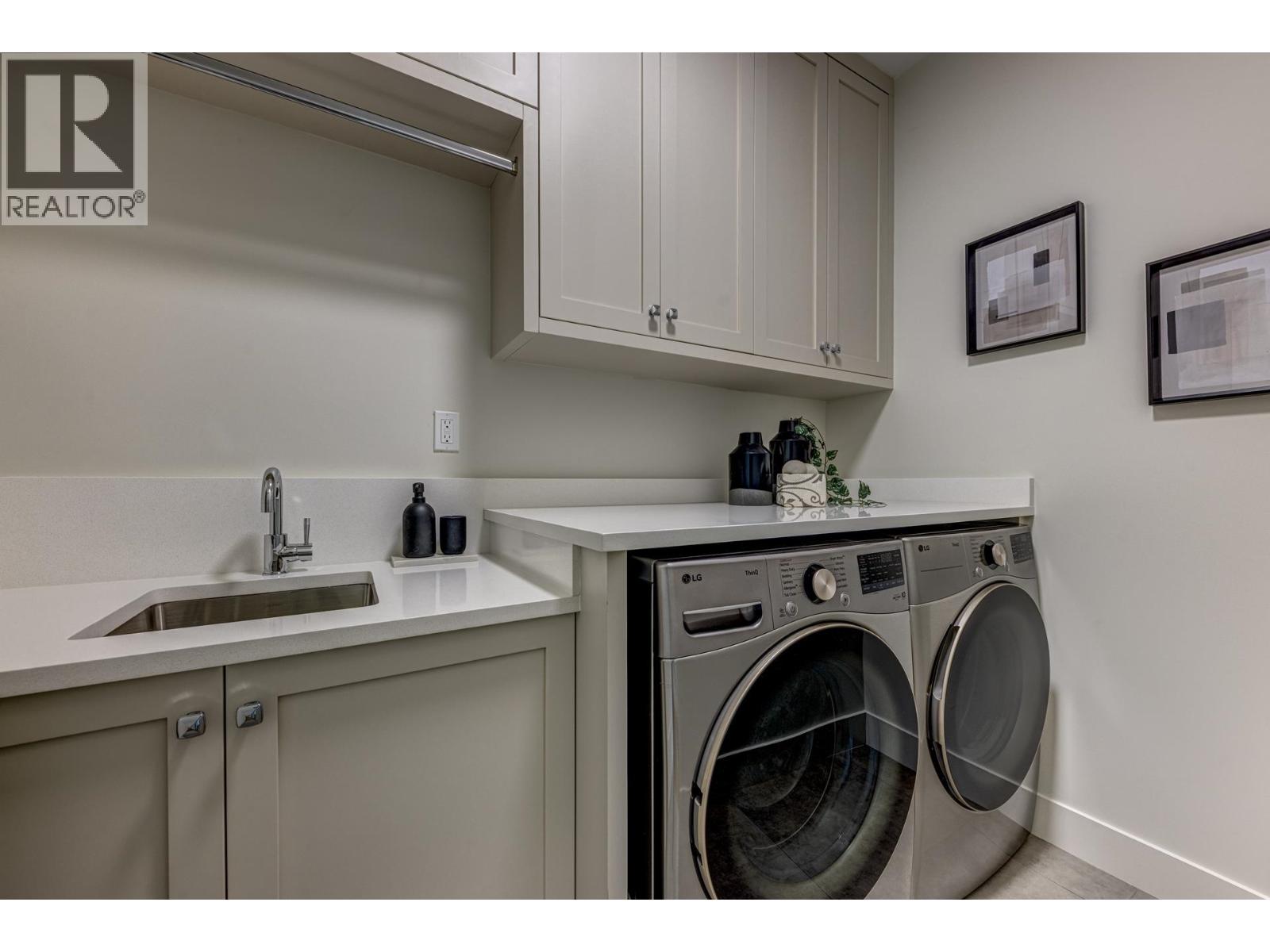 357 E 22ND STREET, North Vancouver - Image 1