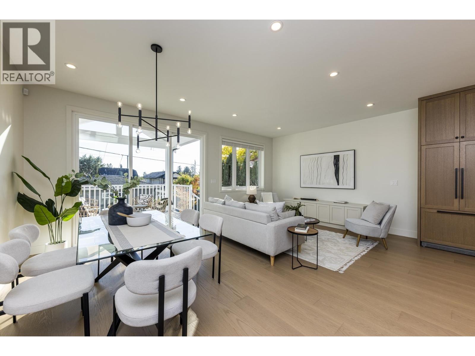 357 E 22ND STREET, North Vancouver - Image 1