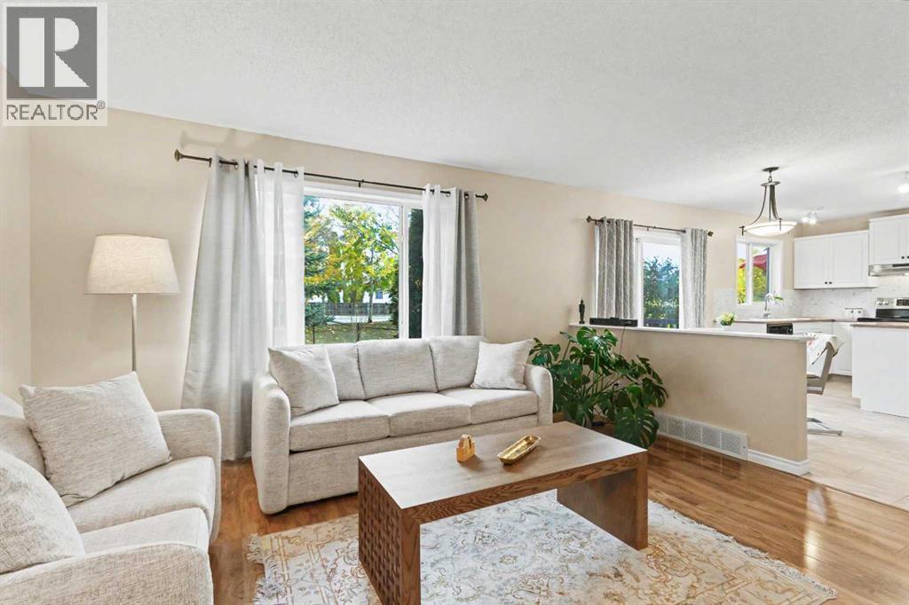 436 Rocky Ridge Bay NW, Calgary — photo 5