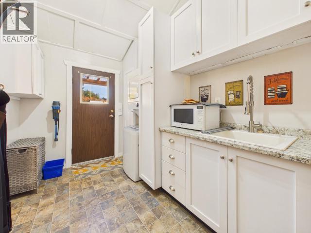 6941 KAMLOOPS STREET, Powell River - Image 1