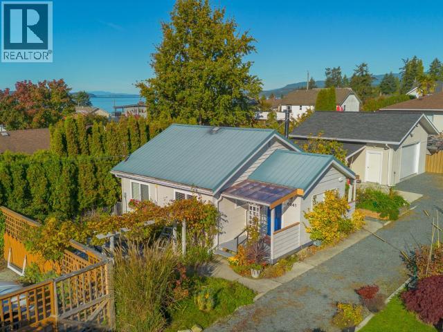 6941 KAMLOOPS STREET, Powell River - Image 1