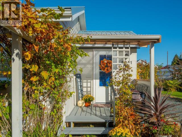 6941 KAMLOOPS STREET, Powell River - Image 1