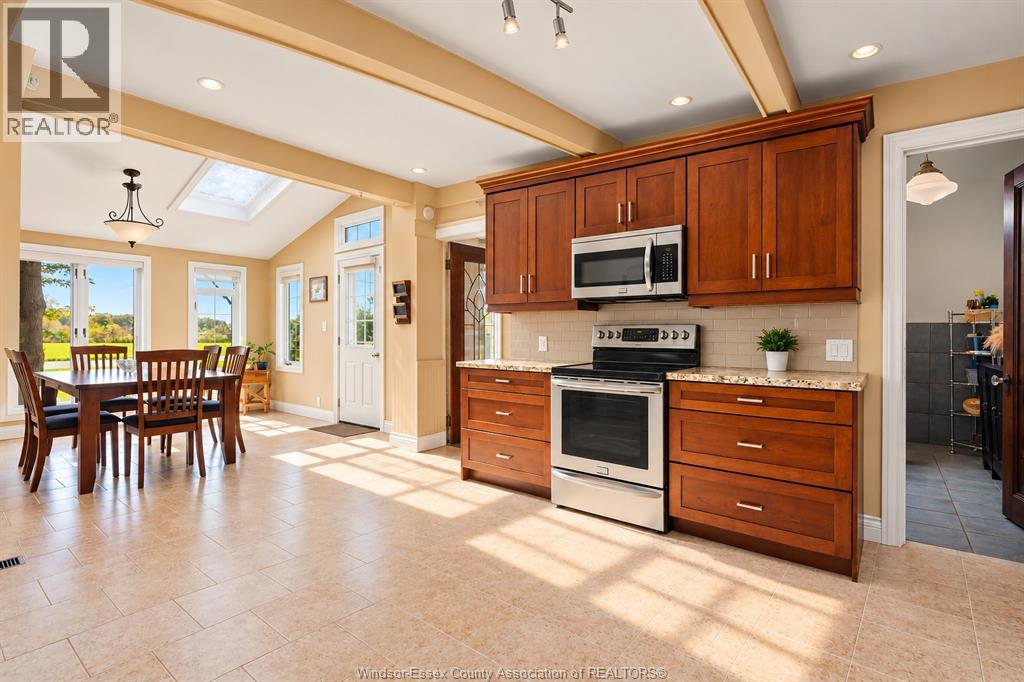 2890 County Road 20 East, Harrow — photo 8
