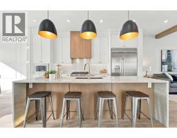 4pc Bathroom - 4918 21 Avenue Nw, Calgary, AB T3B0X2 Photo 7