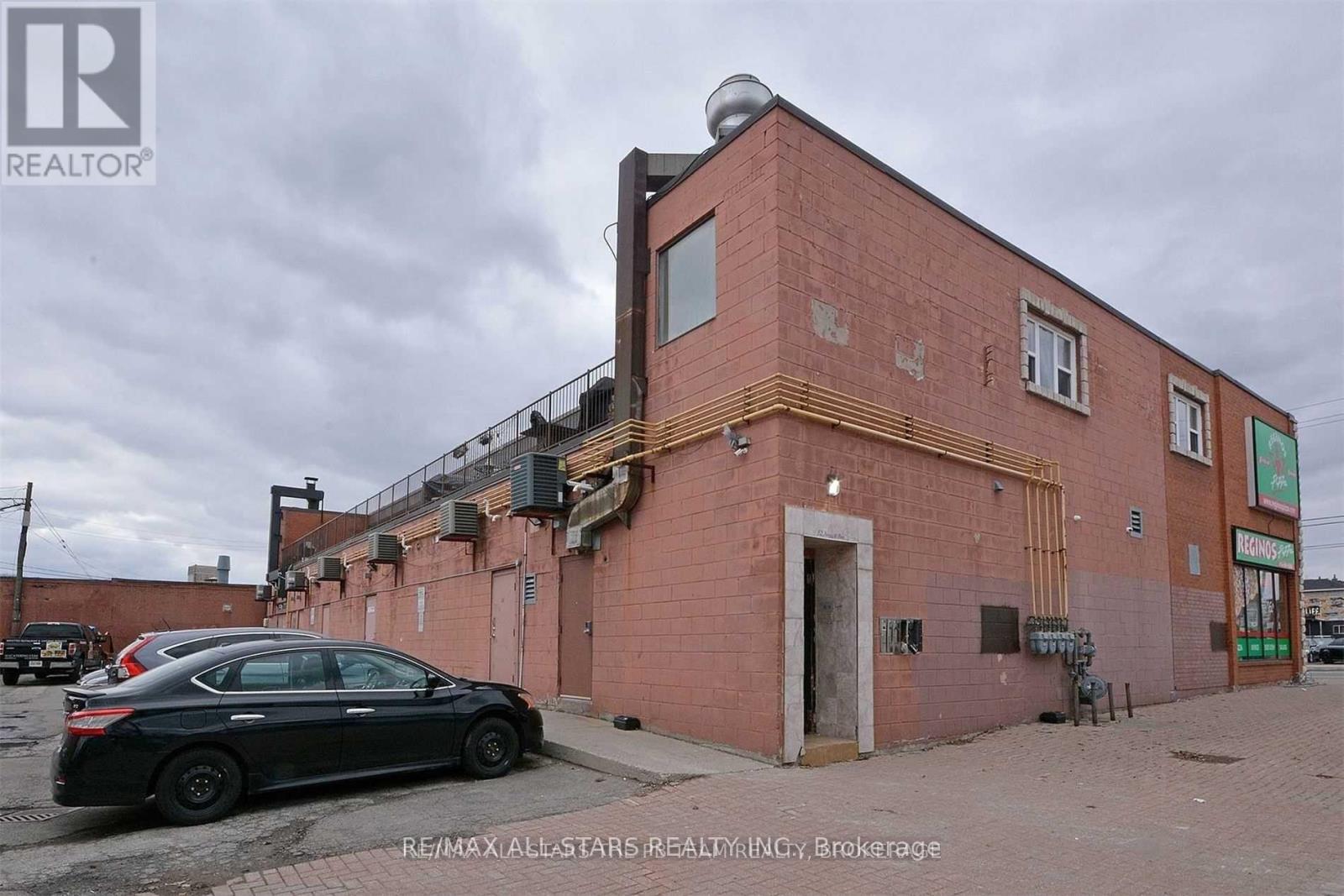 202 - 52 AUGUST AVENUE, Toronto (Oakridge)