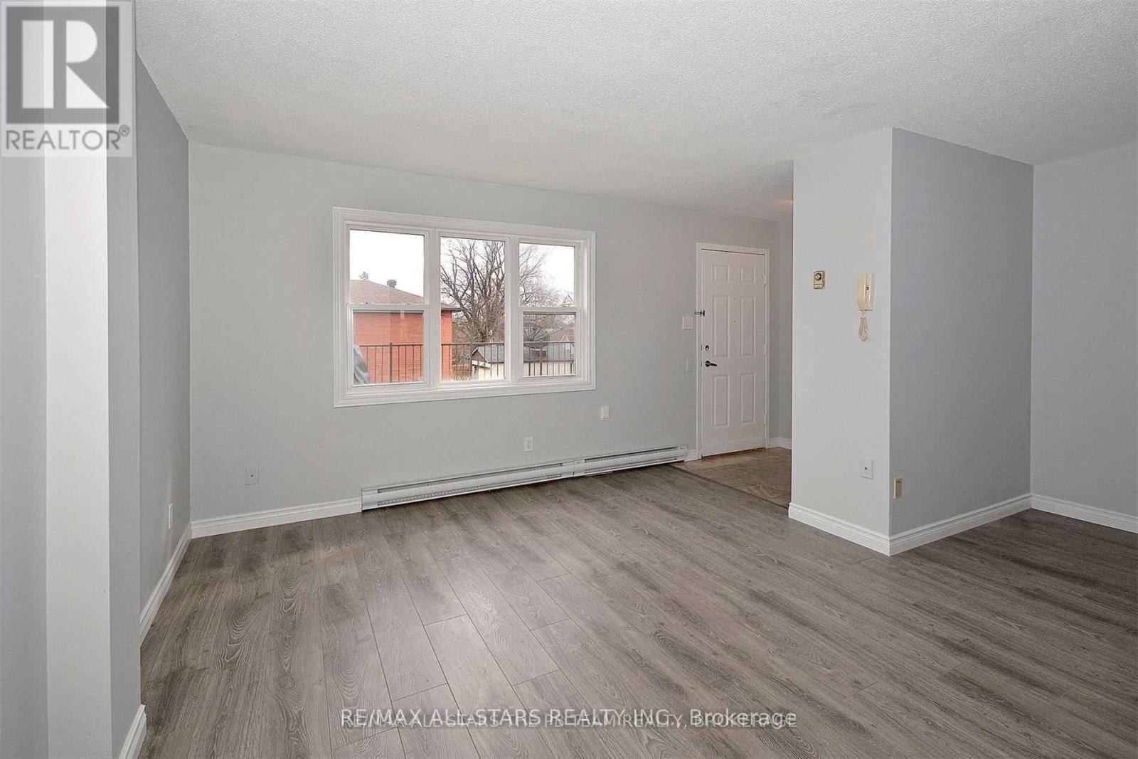 202 - 52 AUGUST AVENUE, Toronto (Oakridge) — photo 5