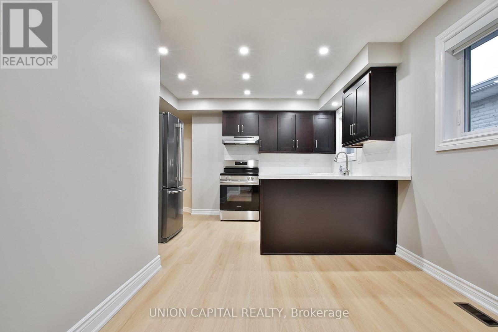 UPPER - 131 ROMFIELD CIRCUIT, Markham (Royal Orchard) — photo 2