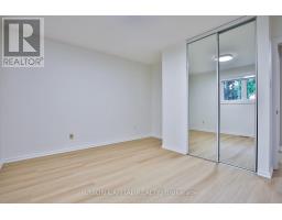 Living room - Upper - 131 Romfield Circuit, Markham, ON L3T3H7 Photo 6