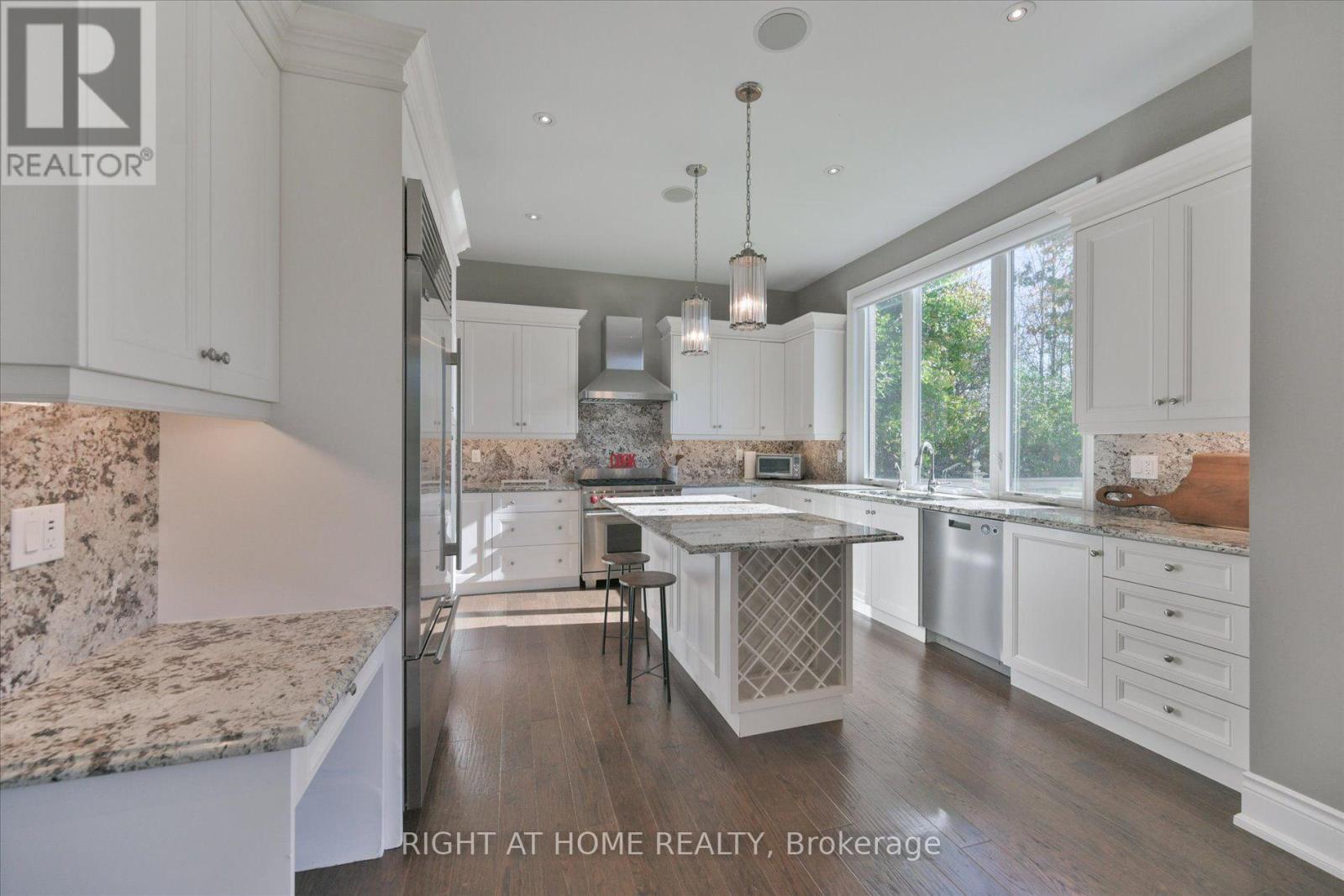 25 Wedgeport Court, King, ON photo 10