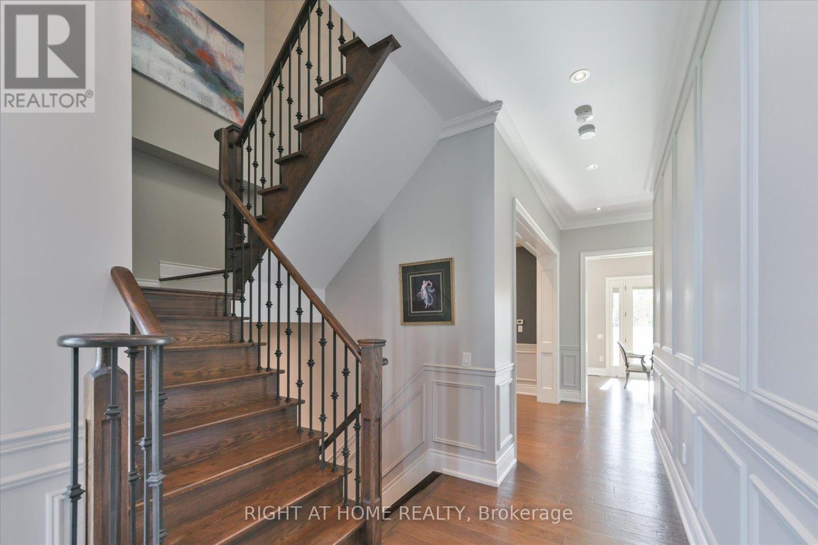 25 Wedgeport Court, King, ON photo 3