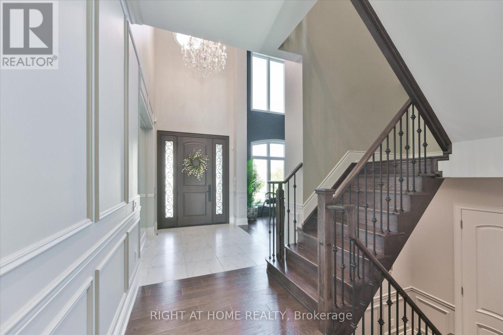 25 Wedgeport Court, King, ON photo 4