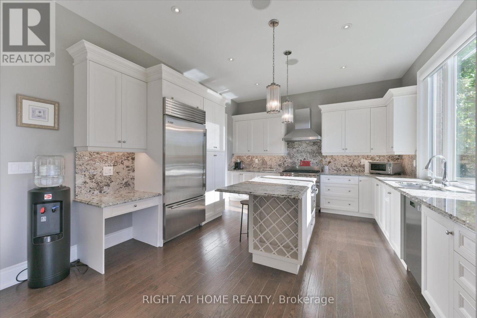 25 Wedgeport Court, King, ON photo 9