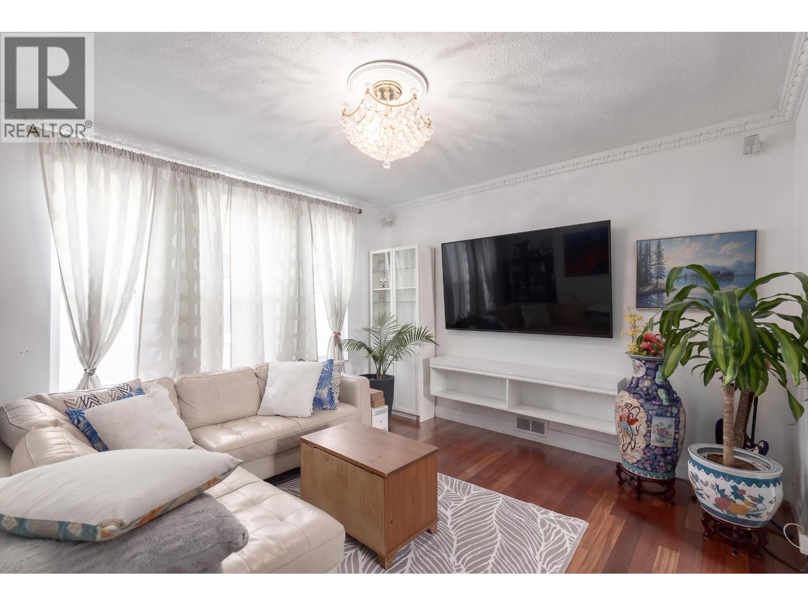 309 E WOODSTOCK AVENUE, Vancouver - Image 1