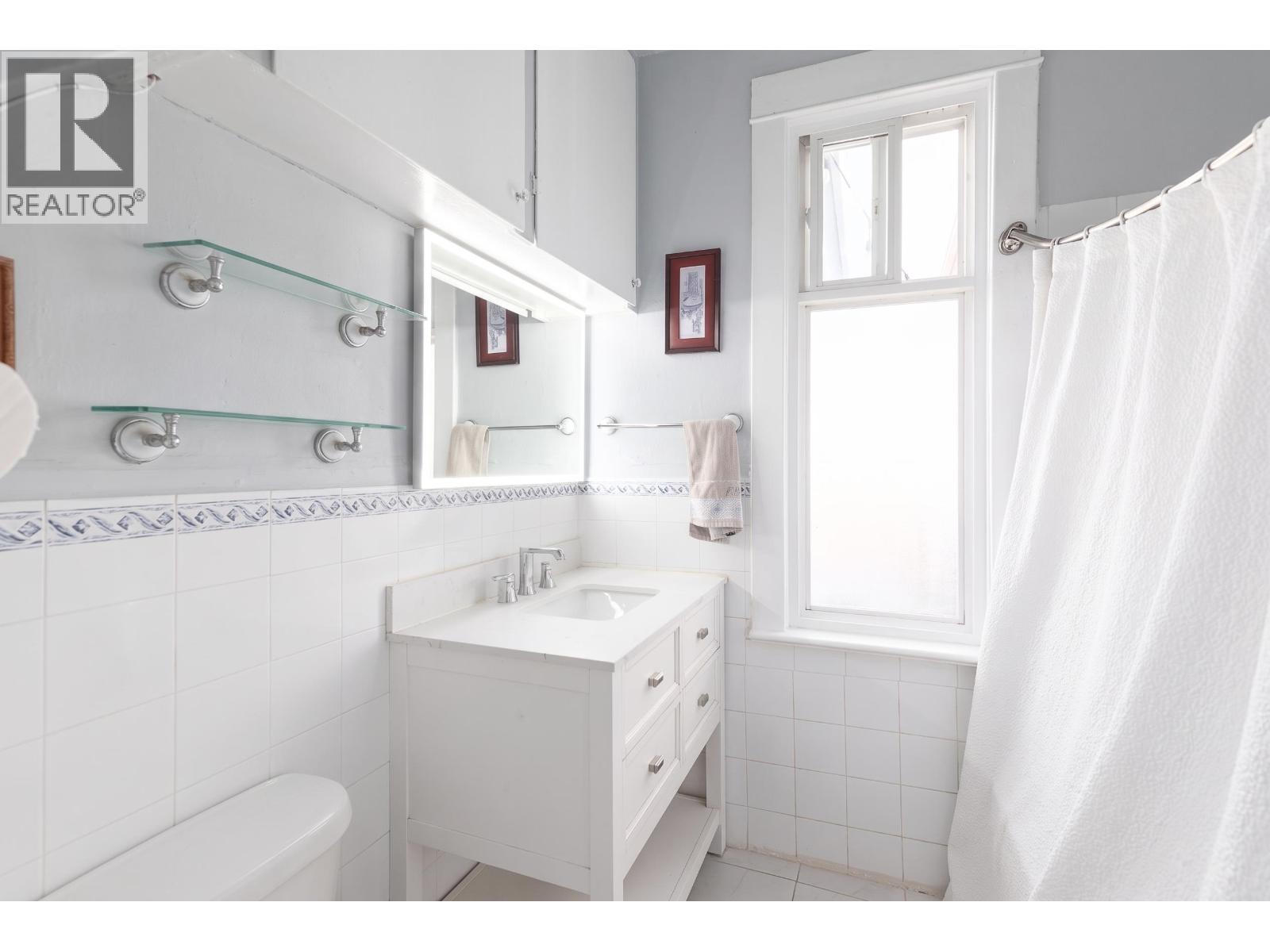 309 E WOODSTOCK AVENUE, Vancouver - Image 1