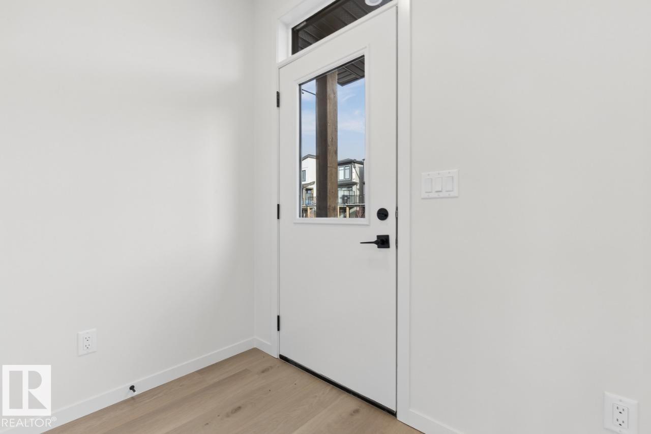 7530 Klapstein LI SW, Edmonton — photo 4