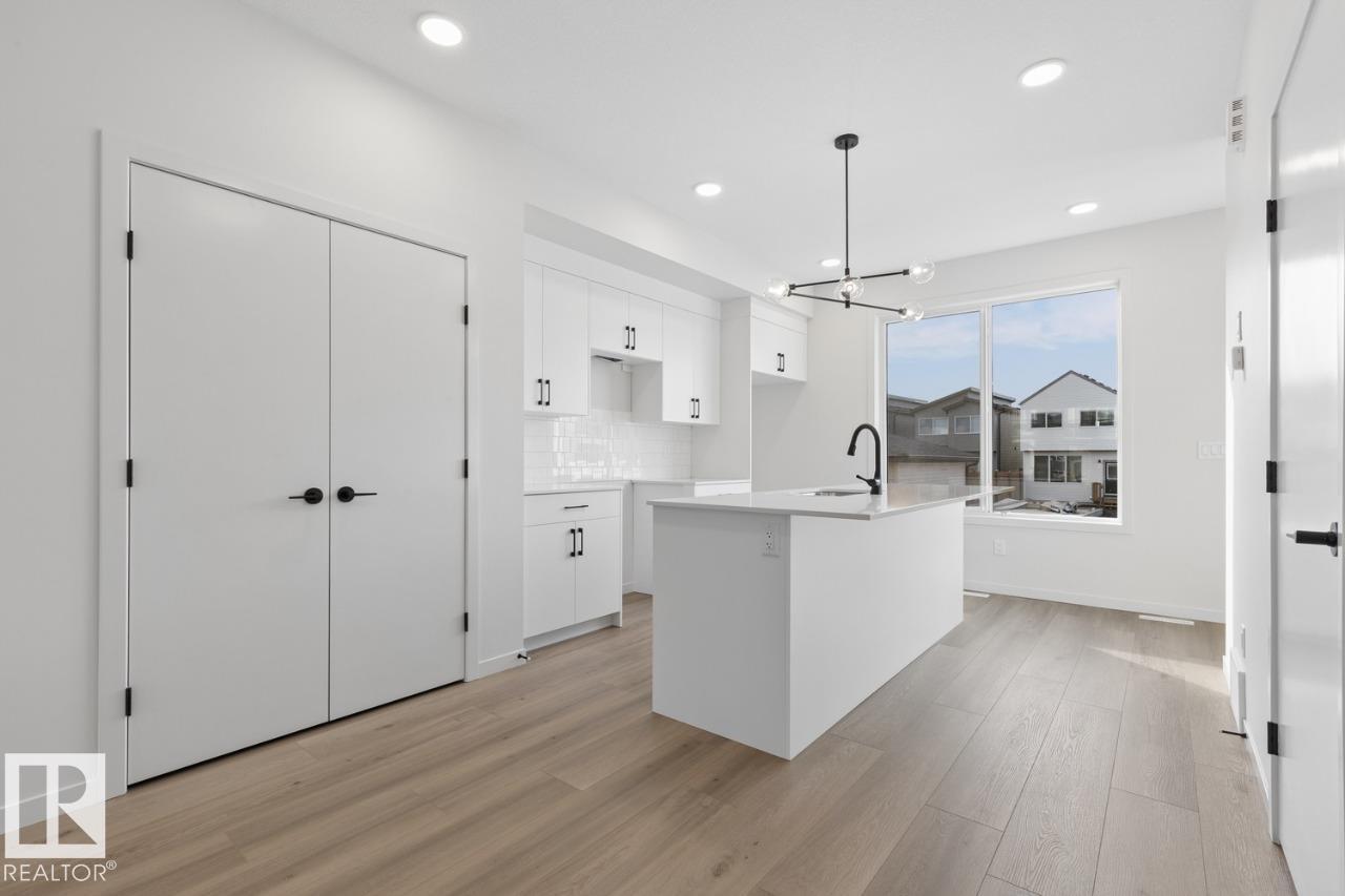 7530 Klapstein LI SW, Edmonton — photo 8