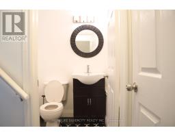 Bedroom 3 - 685 North Leaksdale Circle, London South, ON N6M1M1 Photo 9
