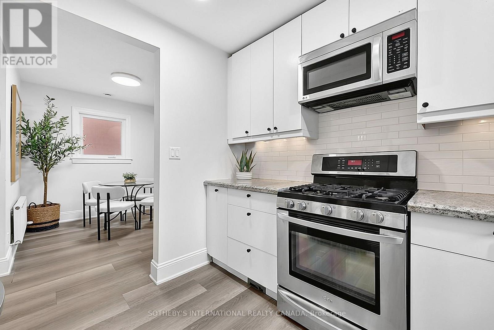 16 Smithfield Drive, Toronto, ON photo 11