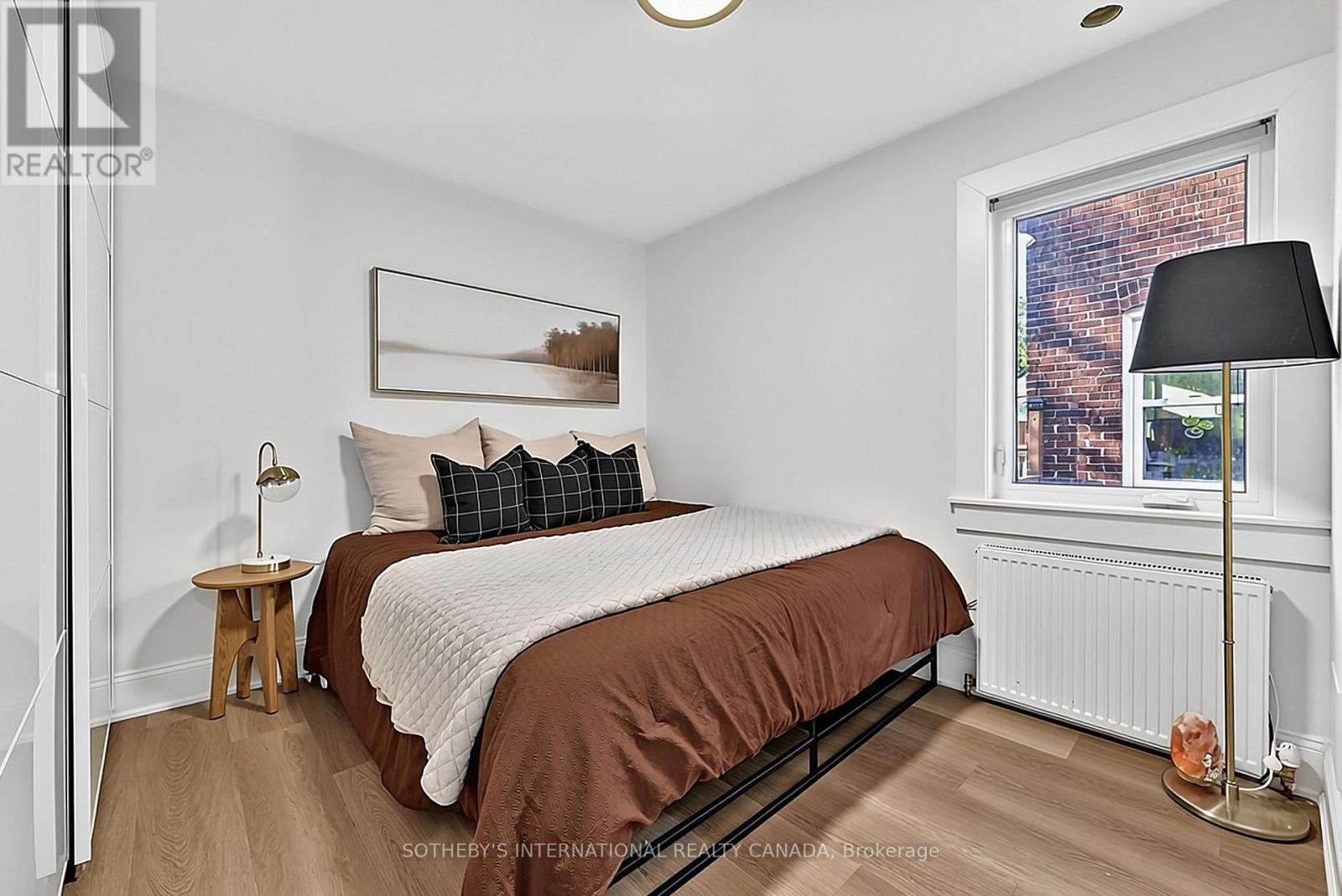 16 Smithfield Drive, Toronto, ON photo 13
