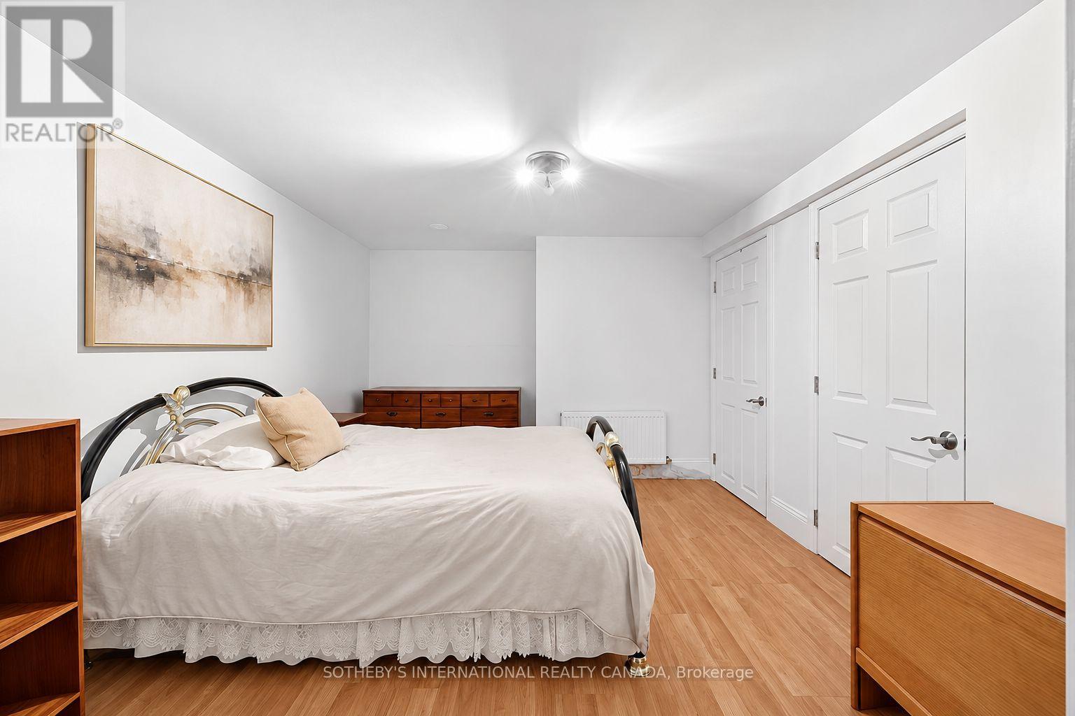 16 Smithfield Drive, Toronto, ON photo 24