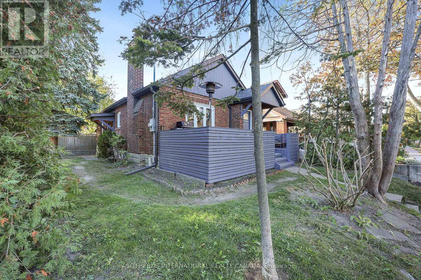 16 Smithfield Drive, Toronto, ON photo 29
