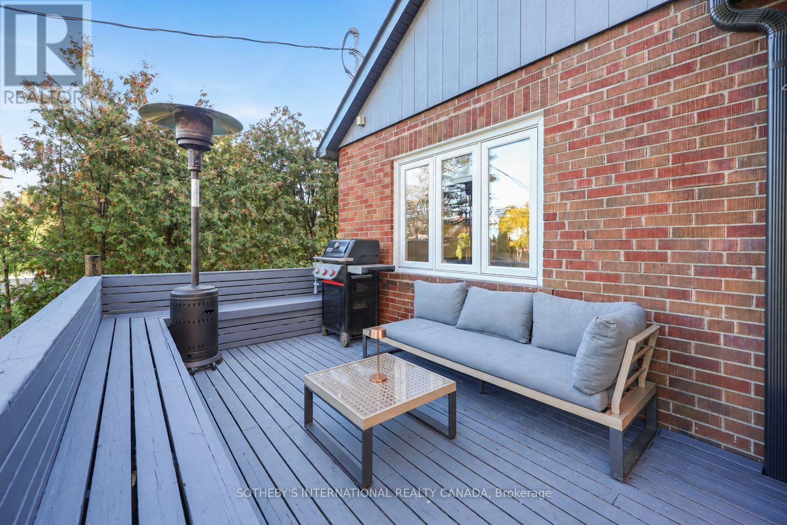 16 Smithfield Drive, Toronto, ON photo 5
