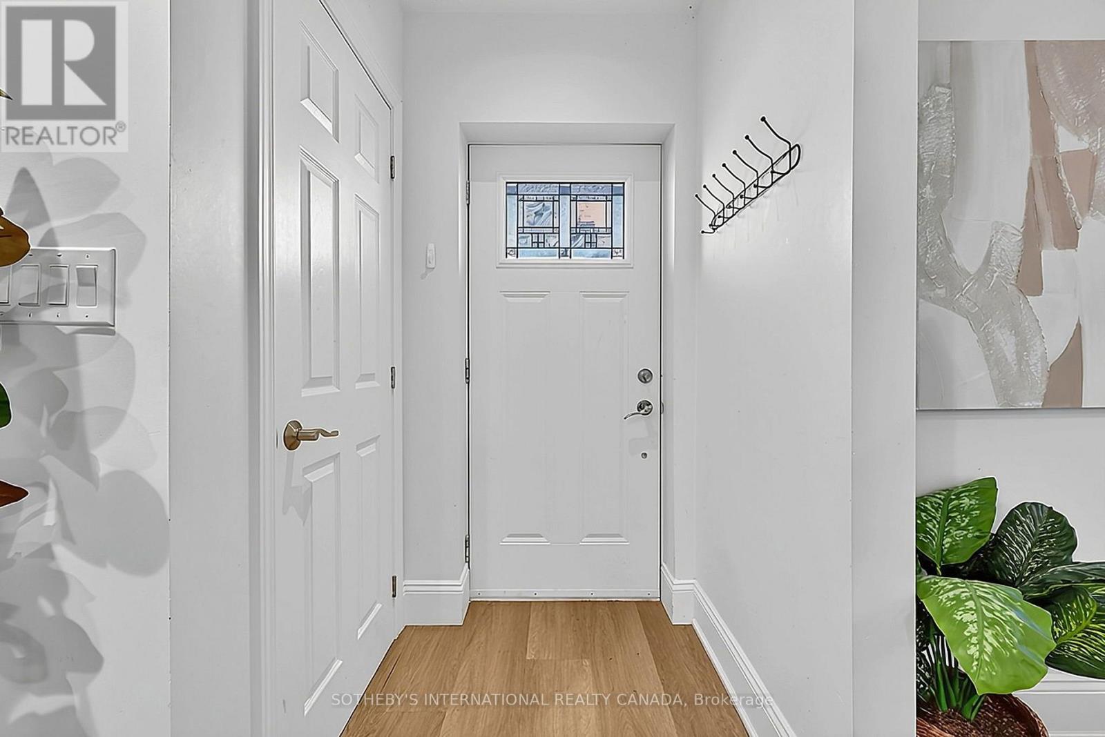 16 Smithfield Drive, Toronto, ON photo 6