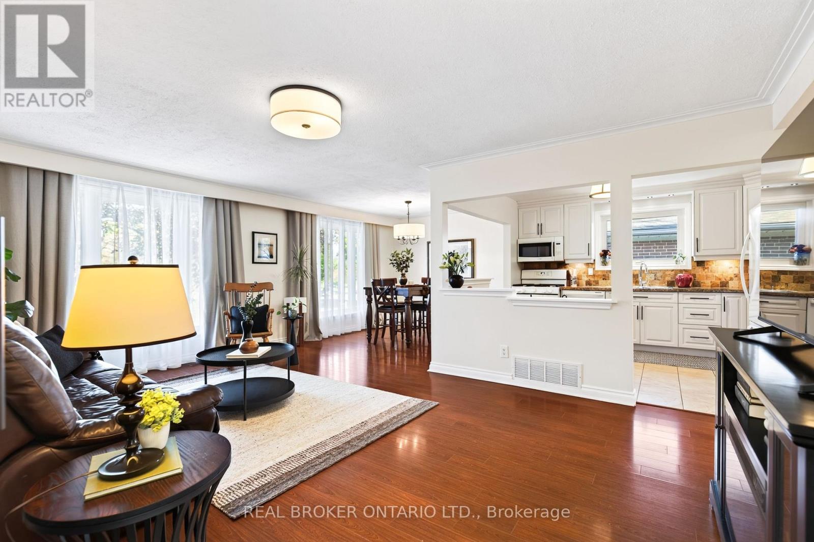 302 Delrex Boulevard, Halton Hills, ON photo 8